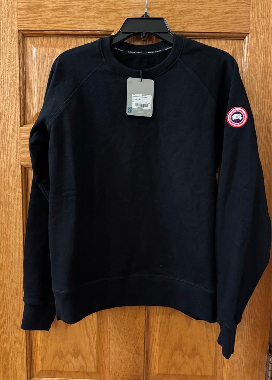 Canada Goose Muskoka Women's L Crewneck - Black, Red Disc (NEW WITH TAGS)